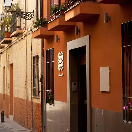 Caballerizas Con Parking Gratuito En Pleno Centro
