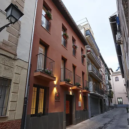 Caballerizas Con Parking Gratuito En Pleno Centro