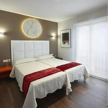 Apartamentos Caballerizas Granada Con Parking Gratuito En Pleno Centro * Granada