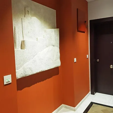 Apartamentos Caballerizas Granada Con Parking Gratuito En Pleno Centro Granada