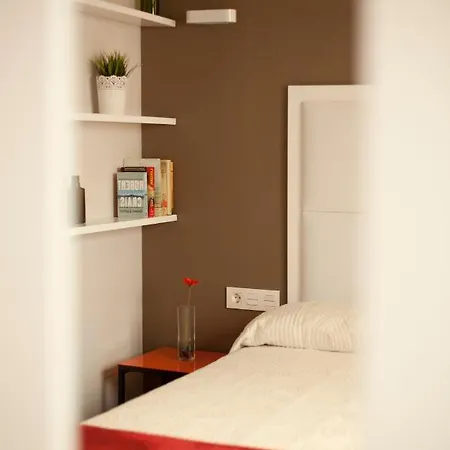 Apartamentos Caballerizas Granada Con Parking Gratuito En Pleno Centro Apartment